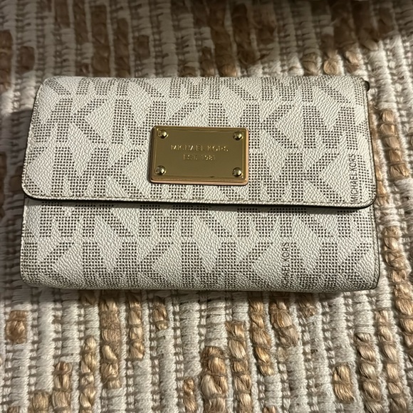 Michael Kors JET SET LEATHER HANDBAG - Picture 1 of 4